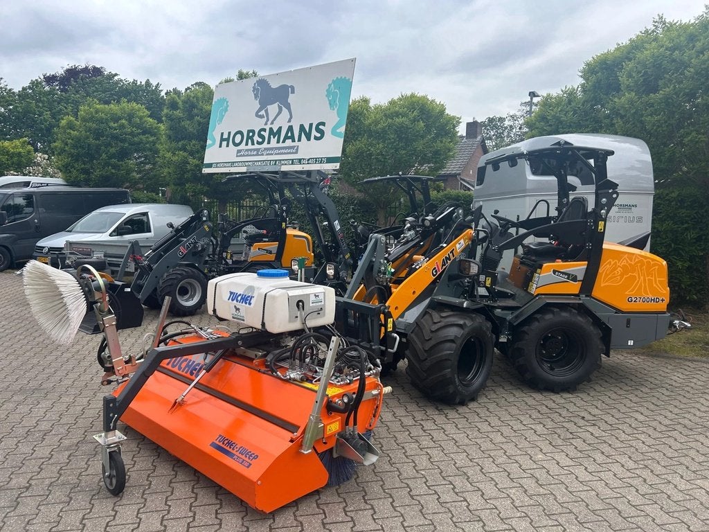 Giant G2700 Limeted Edition en andere modellen, Tobroco, Info@tobroco.nl, Sprendlingenstraat 57
5061 KM  Oisterwijk, Wiellader of Shovel
