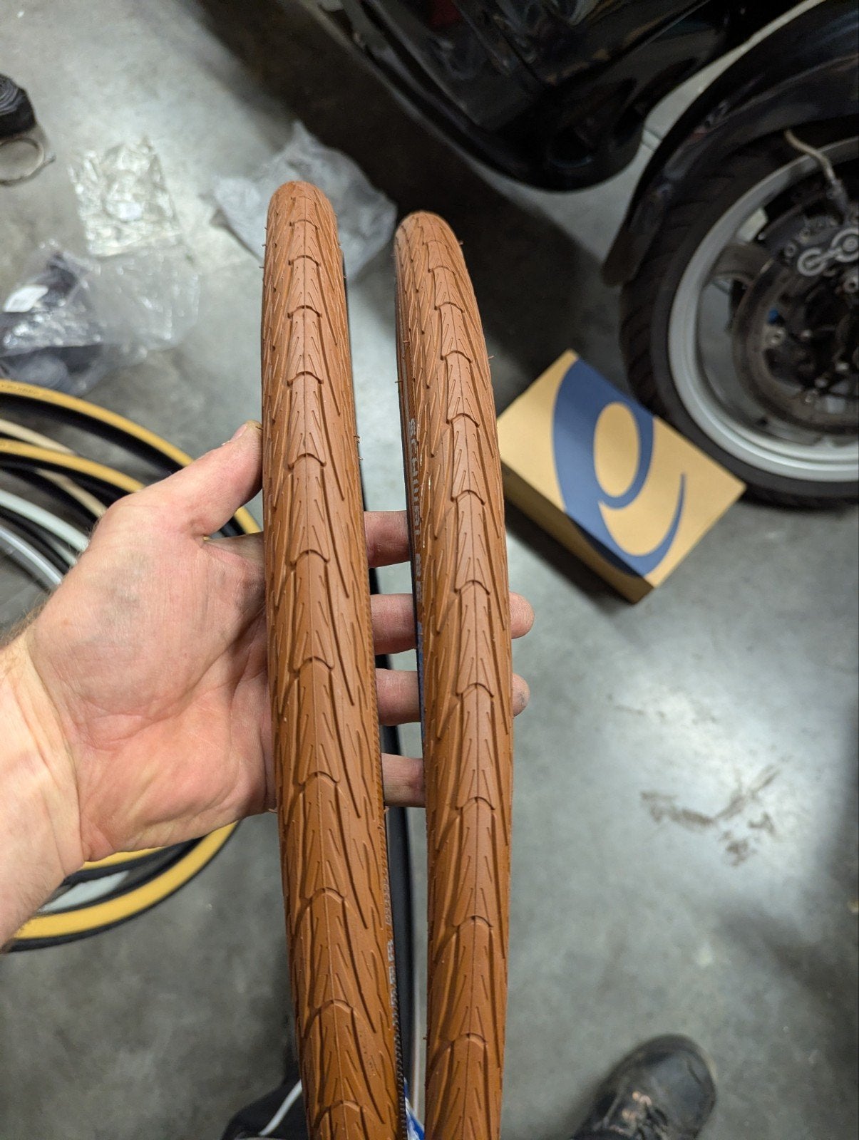 NIEUW 4 sets banden en 1 set wielen, Fietsen en Brommers, Fietsonderdelen, Nieuw, Wiel, Aluminium, Stadsfiets, Ophalen
