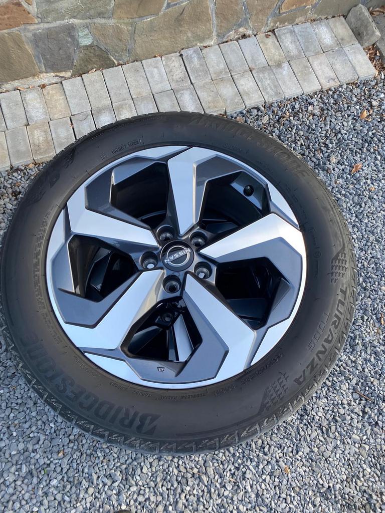 “18” Nissan Qashqai 2024 Banden en VELGEN, Auto-onderdelen, 18 inch, Gebruikt, Banden en Velgen, Ophalen of Verzenden