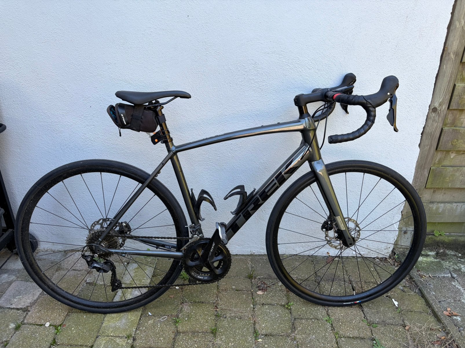 Trek Domane AL5 (2023), Fietsen en Brommers, Ophalen, Zo goed als nieuw