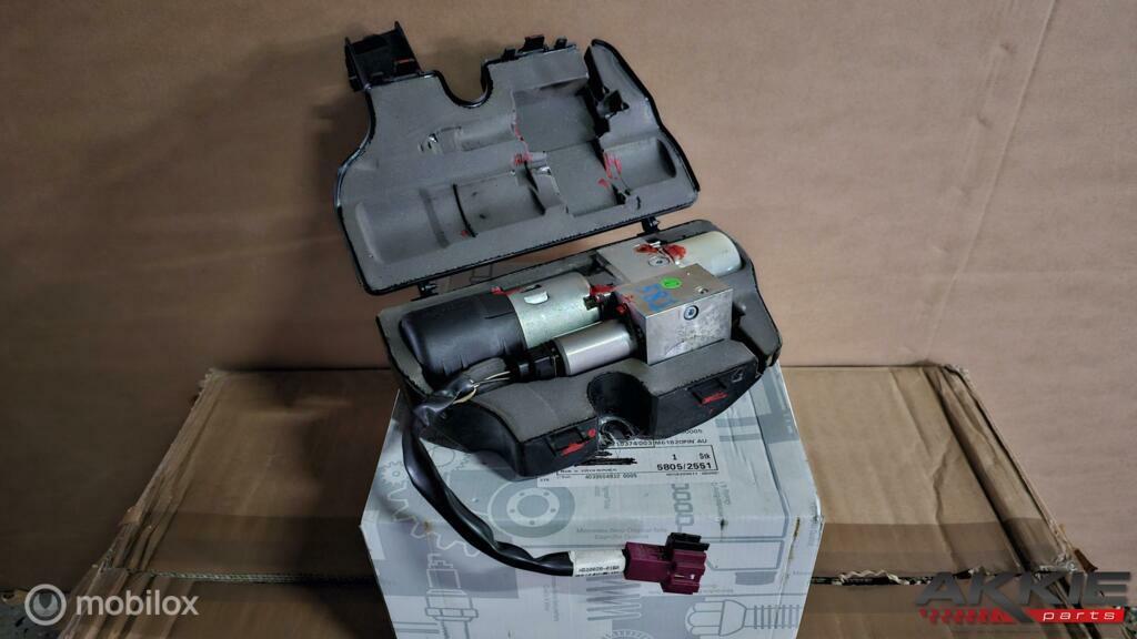 Mercedes ML Achterklep motor hydrauliek pomp A1648000648, Auto-onderdelen, Gebruikt, Ophalen of Verzenden
