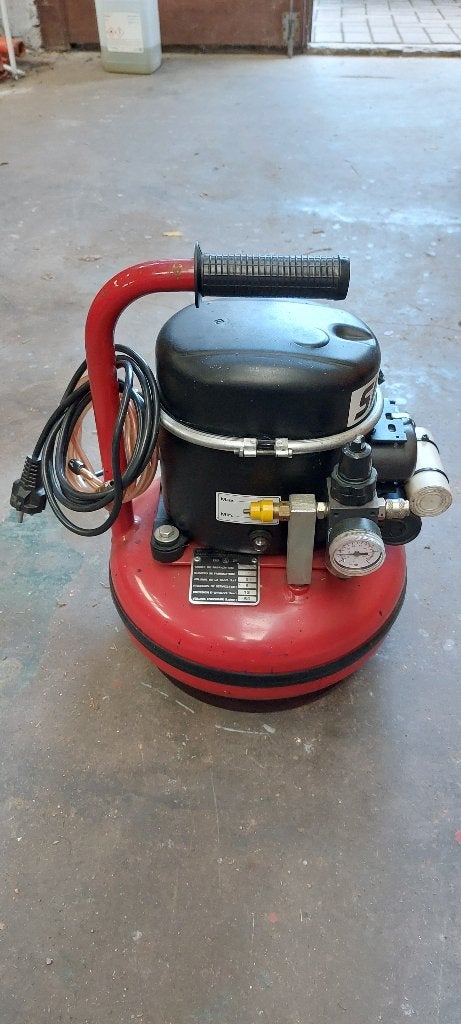 Compresseur silencieux sil-air 50l/m, Ophalen, 6 tot 10 bar, Zo goed als nieuw, Geluidgedempt