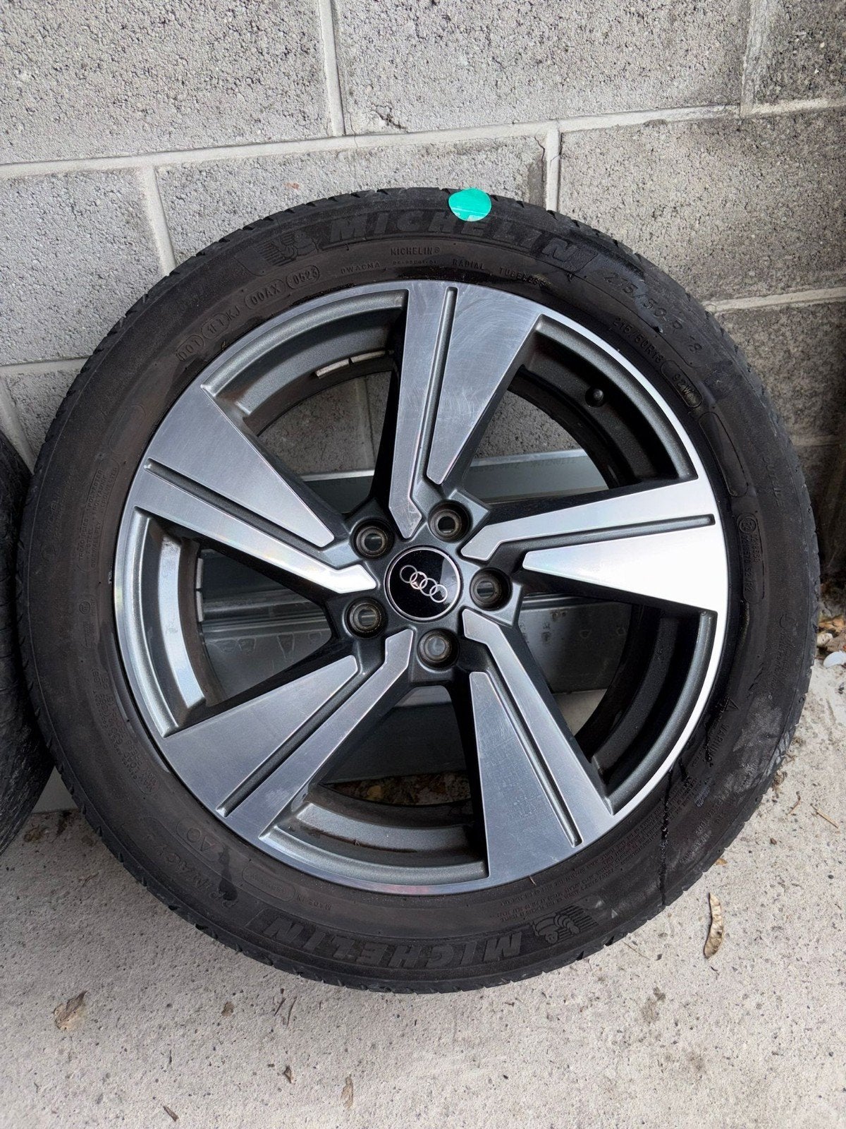 Jantes Audi originales 18’ + pneus MICHELIN( Q2 , A3, Golf ), Auto-onderdelen, Banden en Velgen, Band(en), 18 inch