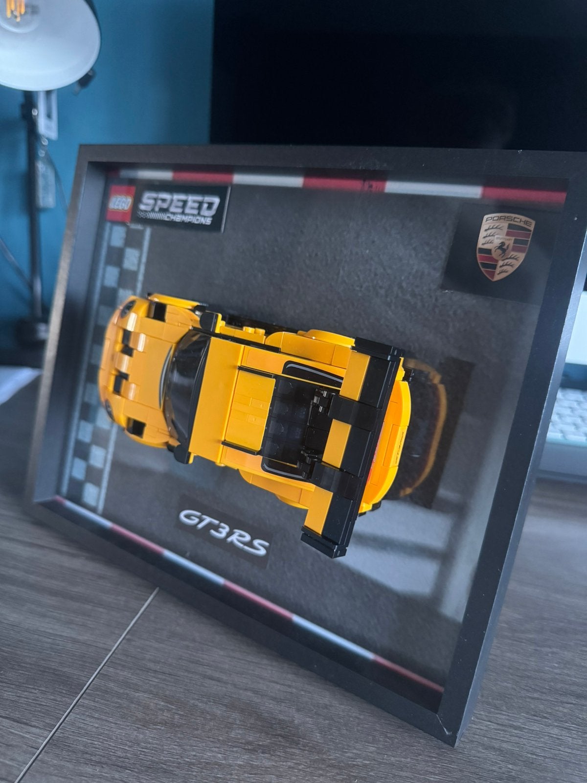 LEGO Porsche GT3 RS dans un cadre d'affichage, Enlèvement ou Envoi, Comme neuf, Fait main