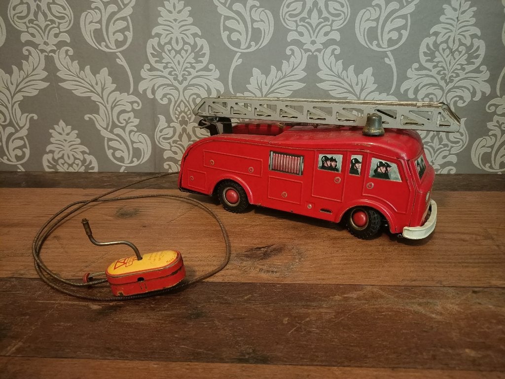 Blikken DAF Brandweer/ Arnold/ Germany /28cm, Envoi