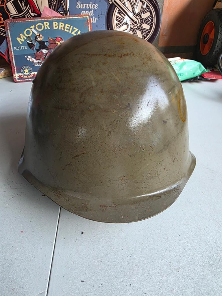 Militaire helm   voor verzamelaars, Ophalen