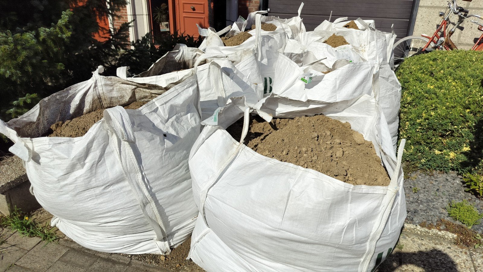 gratis zand in Big Bags, Jardin & Terrasse, Sable, Enlèvement, Utilisé, Sable pour remblai