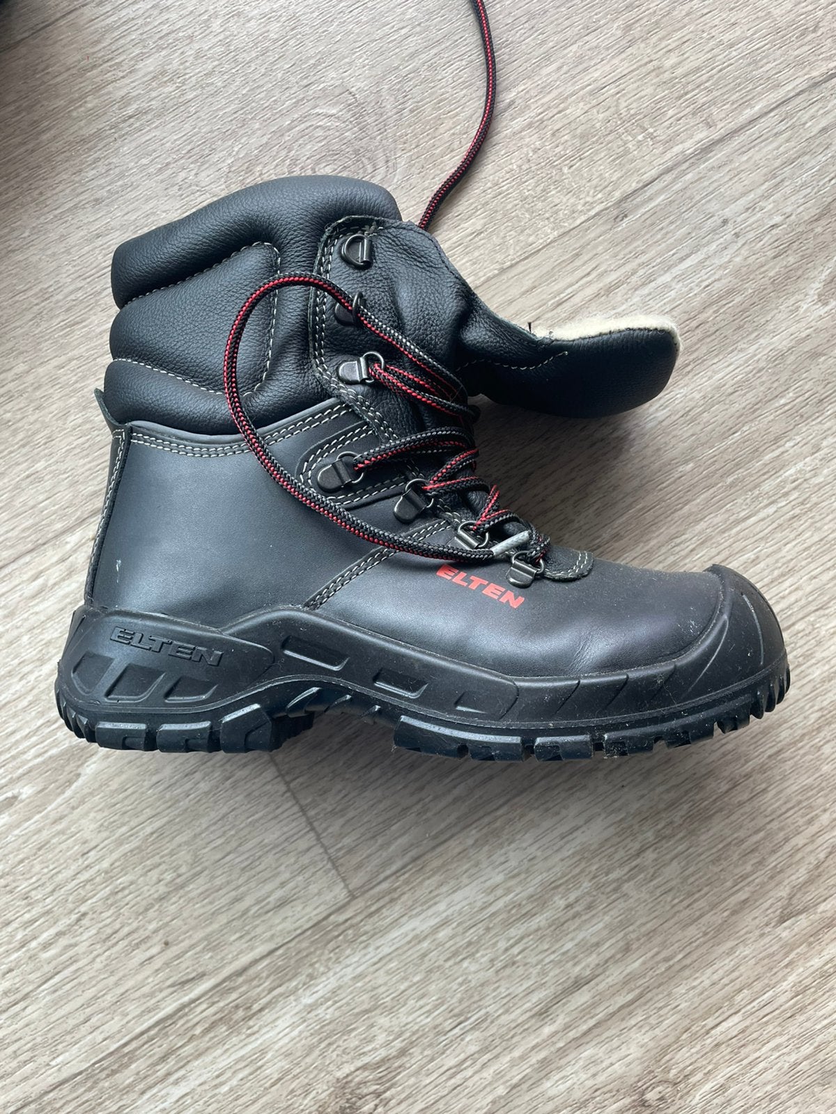 Hoge veiligheidswerkschoenen maat 38, Bricolage & Construction, Vêtements de sécurité, Enlèvement ou Envoi, Comme neuf
