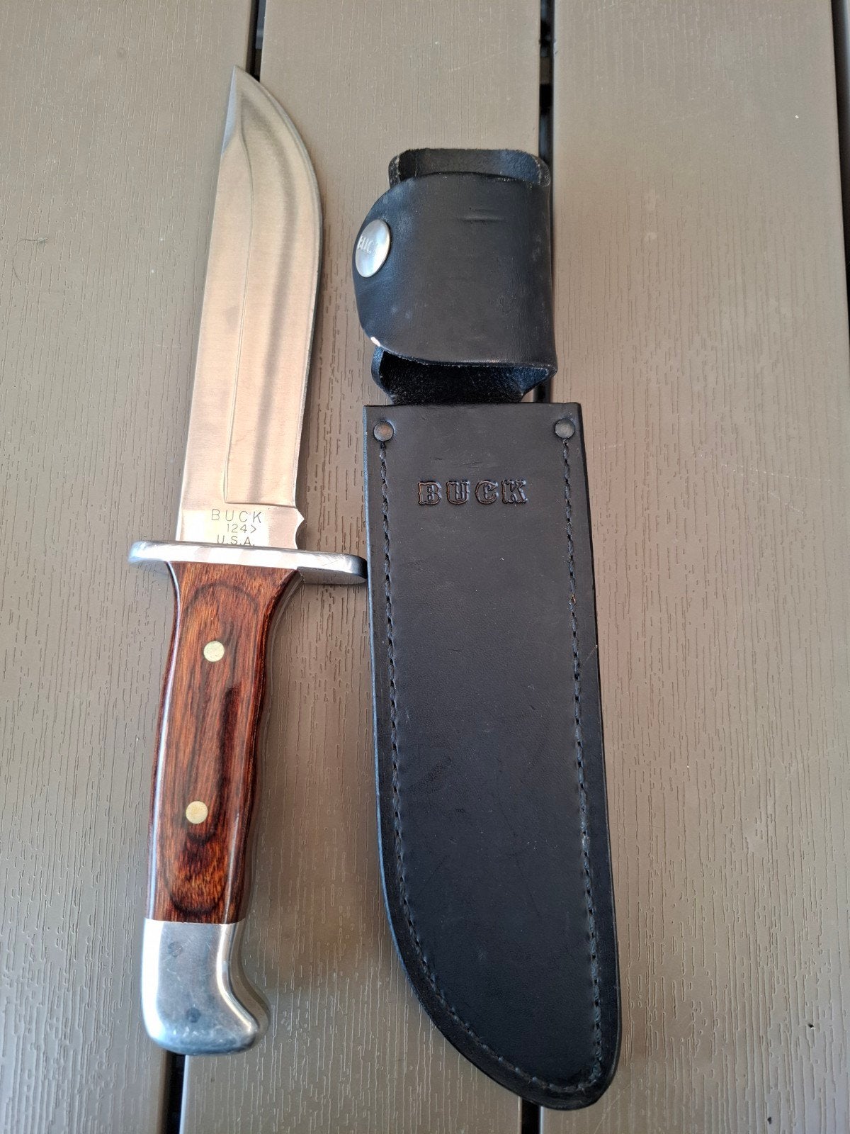 couteau BUCK 124 FRONTIERSMAN AVEC ÉTUI, Collections, Enlèvement, Autres, Couteau ou Poignard