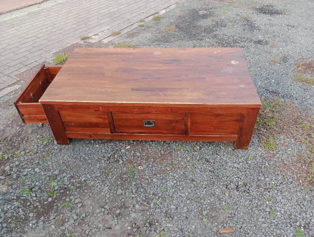 Houten salontafel met lades – rustieke uitstraling, Ophalen, Gebruikt, 100 tot 150 cm, 50 tot 100 cm