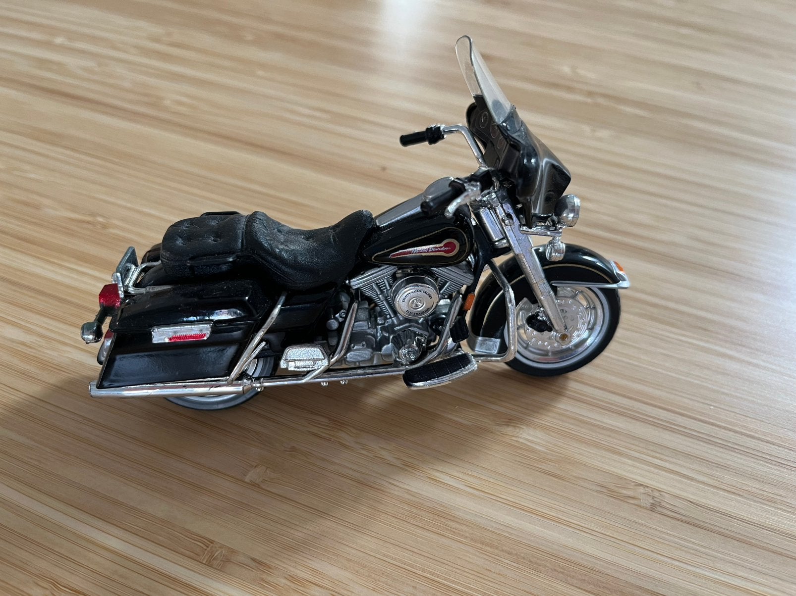 Harley-Davidson FLHT Electra Glide, Enlèvement ou Envoi, Comme neuf, Maisto