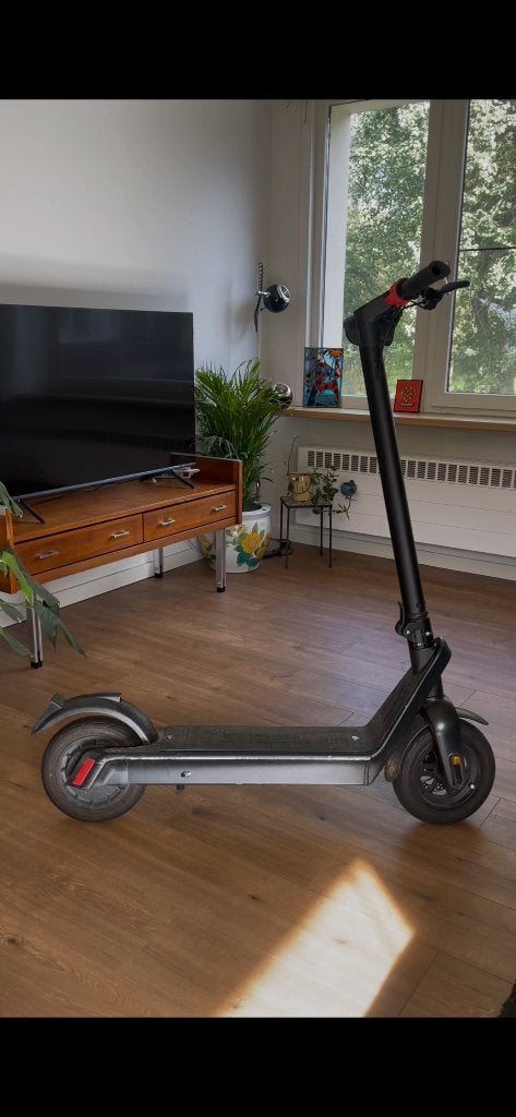 Elektrische step, Fietsen en Brommers, Ophalen, Zo goed als nieuw, Elektrische step (E-scooter), Aovopro