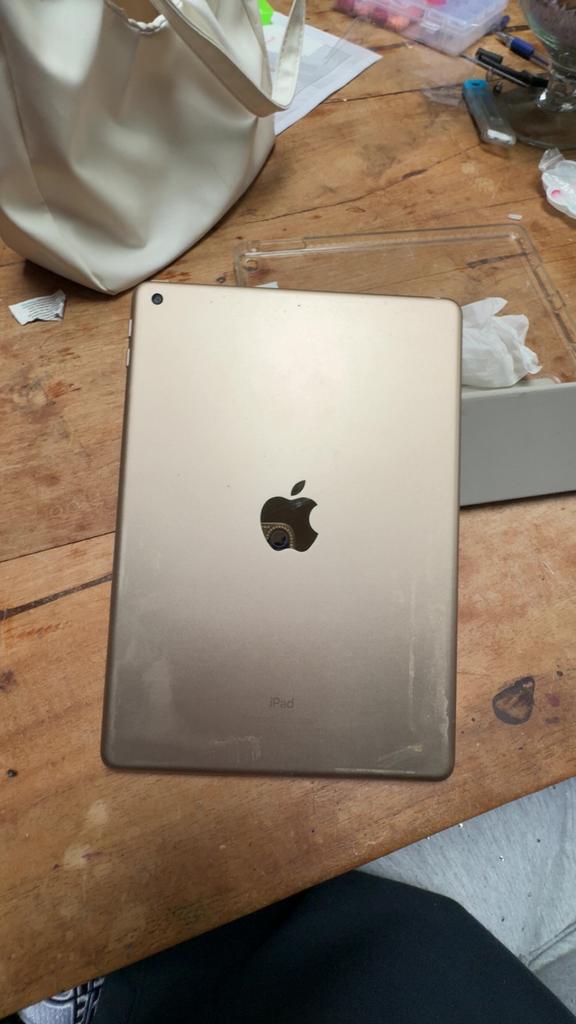 Ipad 5e generatie, Informatique & Logiciels, Apple iPad Tablettes, 32 GB, Apple iPad, Or Rose, Enlèvement