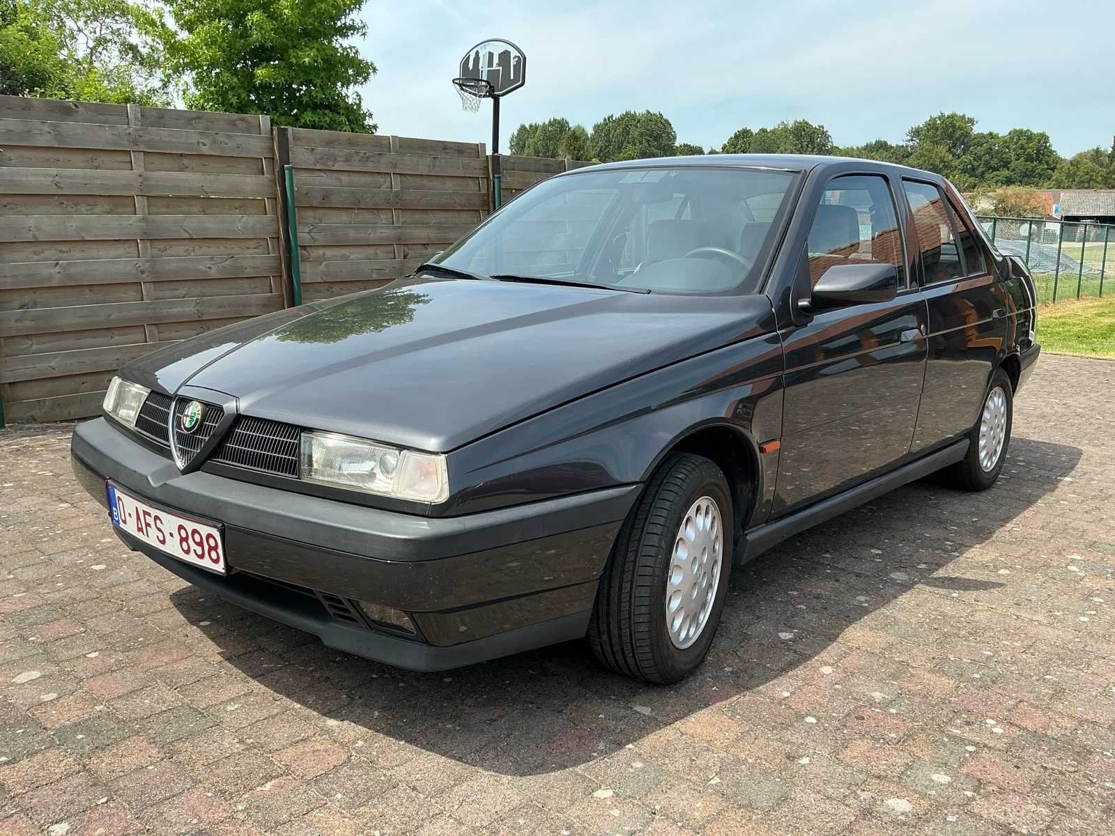 Alfa Romeo 155 1.8 Twin Spark Classic Car 1992, Autos, Oldtimers & Ancêtres, Achat, Entreprise, Boîte manuelle, Autre carrosserie