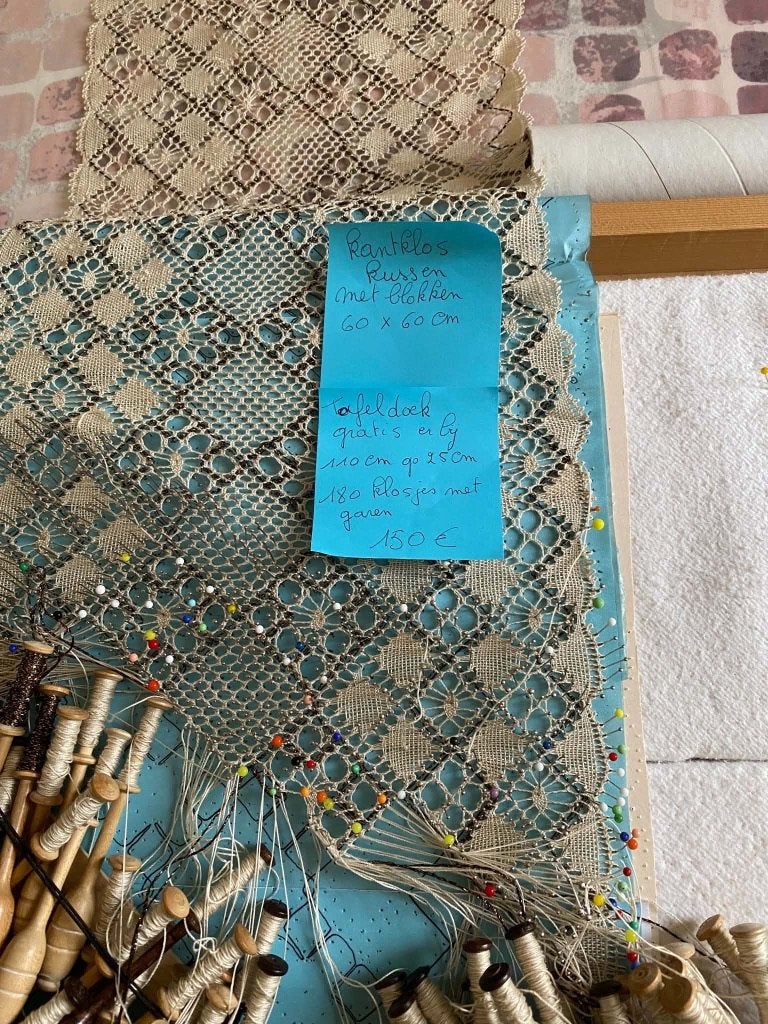Kantkloskussen met tafelloper, Hobby en Vrije tijd, Ophalen, Gebruikt, Kussen
