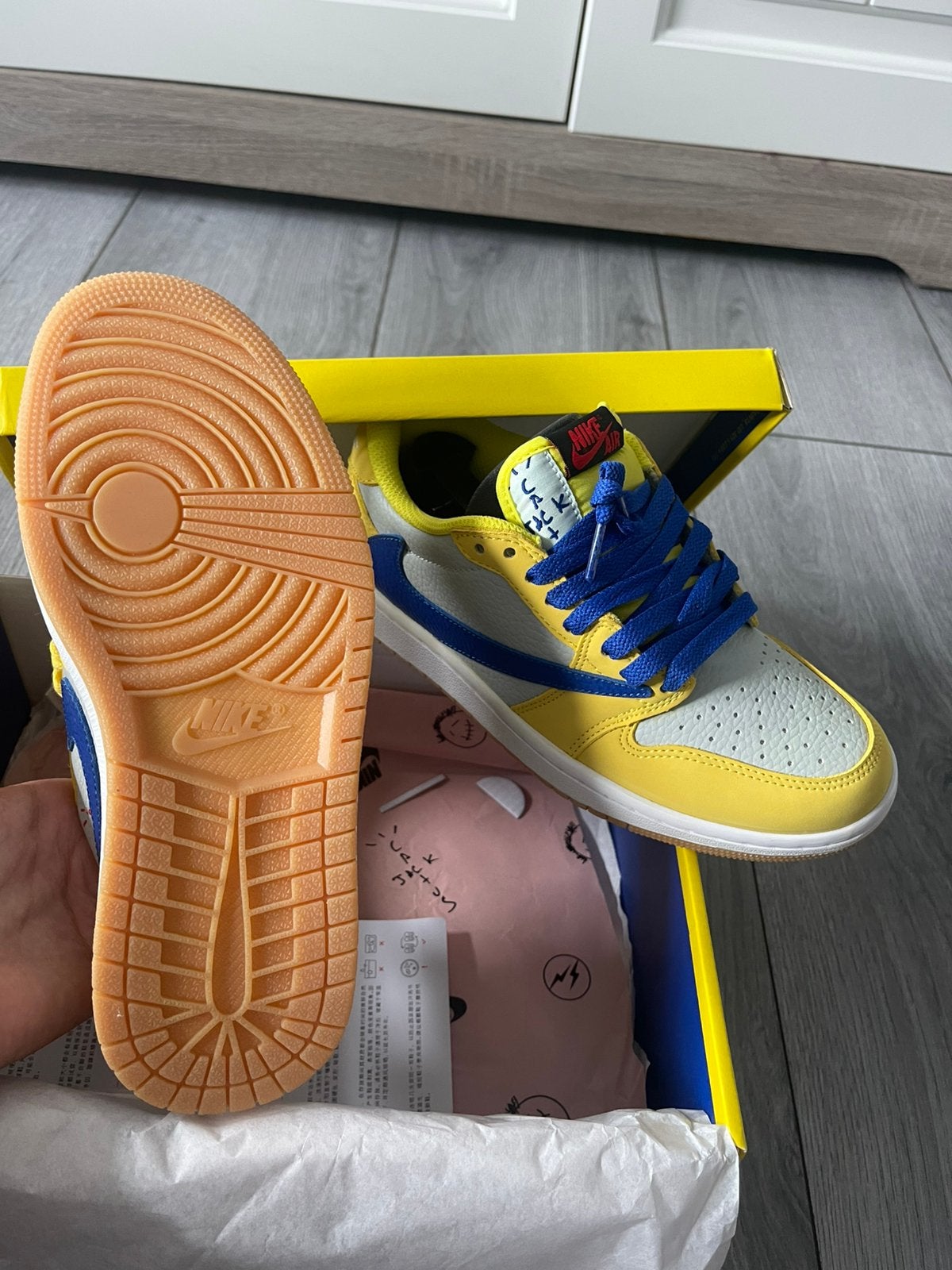 Travis scott canary, Vêtements | Hommes, Chaussures, Enlèvement ou Envoi, Autres couleurs, Comme neuf, Baskets
