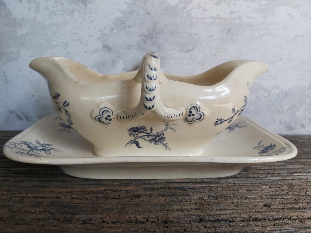 Mooie oude franse sauciere / sauskom op onderschaal, Ophalen of Verzenden