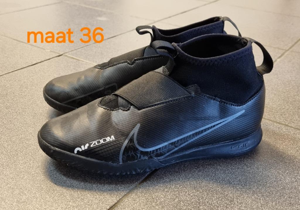 futsal zaalvoetbal schoenen, Sport en Fitness, Voetbal, Ophalen, Zo goed als nieuw, Schoenen