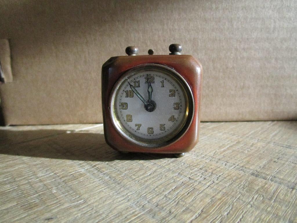 oude klokken / wekkers /wandklok, Electroménager, Réveils, Utilisé, Enlèvement ou Envoi