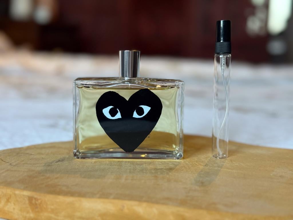Comme des Garçons - Play Black sample/decant, Bijoux, Sacs & Beauté, Beauté | Parfums, Neuf, Enlèvement ou Envoi