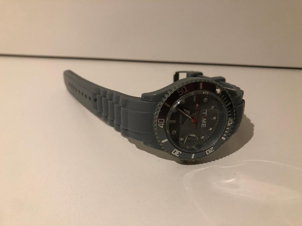 Horloge, Bijoux, Sacs & Beauté, Montres | Hommes, Autres marques, Enlèvement ou Envoi, Synthétique, Synthétique