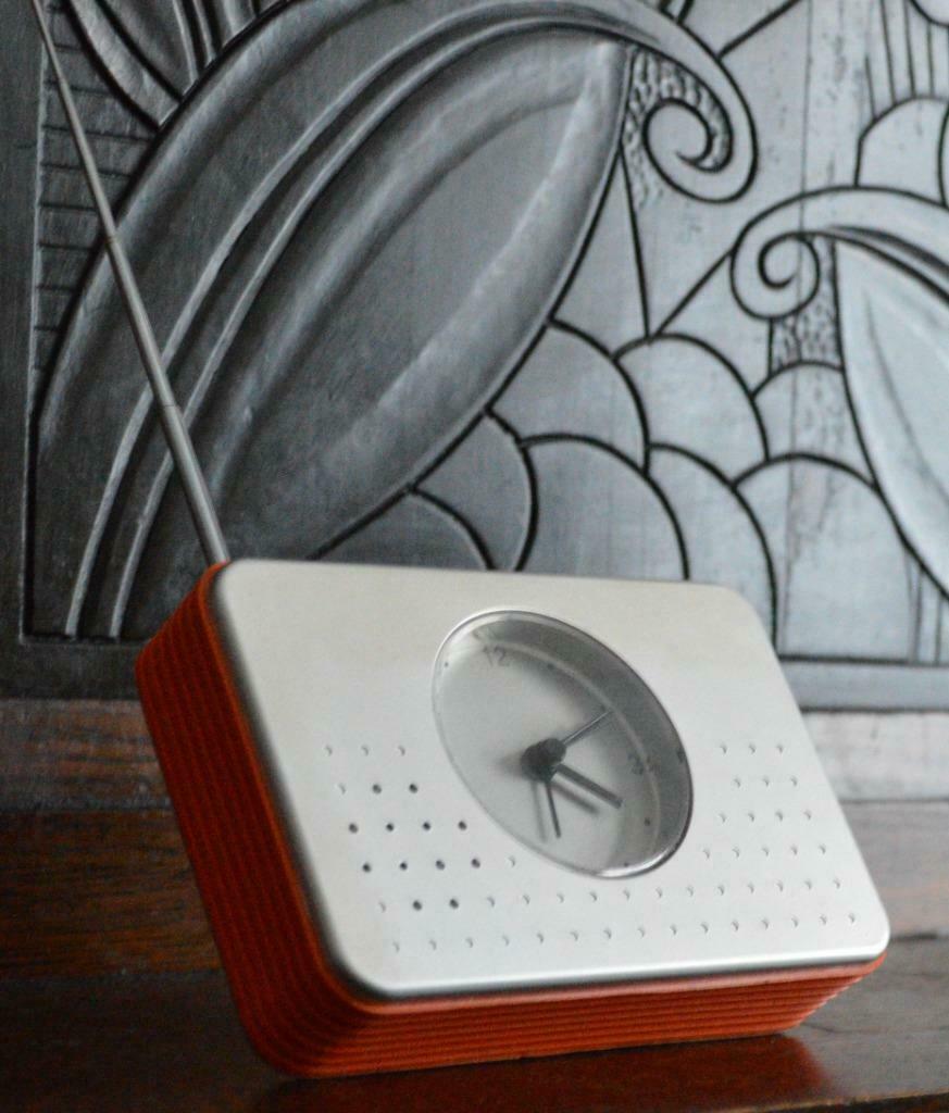 klok en radio in retrostijl, Ophalen of Verzenden, Gebruikt, Analoog