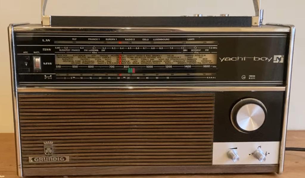 radio grundig Yacht boy radio uit jaren 70, Antiek en Kunst, Ophalen