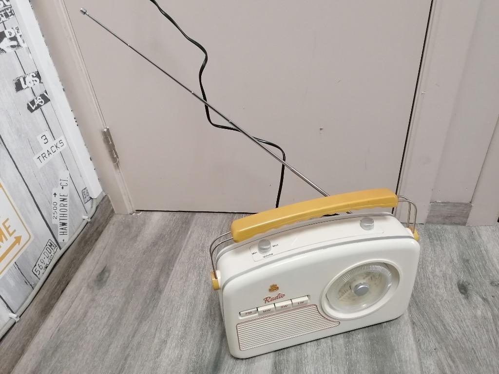 Retro draagbare 4-band FM/MW/SW/LW-radio, Ophalen of Verzenden, Zo goed als nieuw, Radio