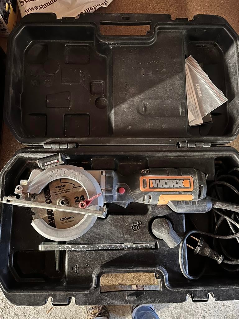 Scie circulaire Worx HandyCut XL WX427 710W, Enlèvement, Comme neuf, Scie circulaire
