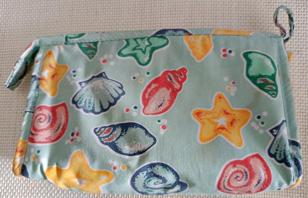 Trousse de toilette / maquillage avec coquillages, neuve, Enlèvement ou Envoi, Neuf, Vert, Femme