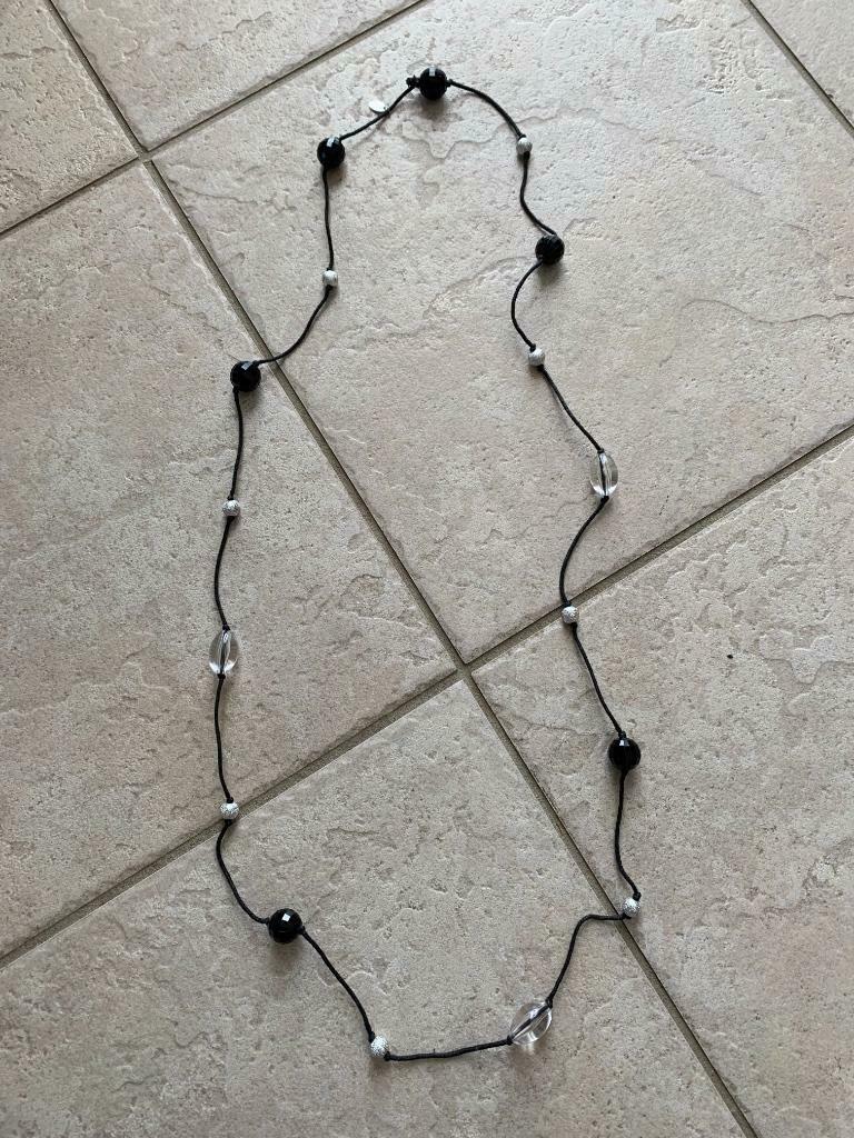 sautoir / collier LBVYR perles et cordon - tons noirs et arg, Handtassen en Accessoires, Kettingen, Ophalen of Verzenden, Gebruikt