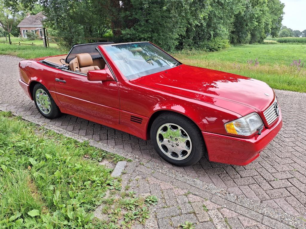 Mercedes-Benz 500 SL (1992) rood 8-cyl. 326 pk gerestaureerd, Automaat, Achterwielaandrijving, 4973 cc, 1770 kg