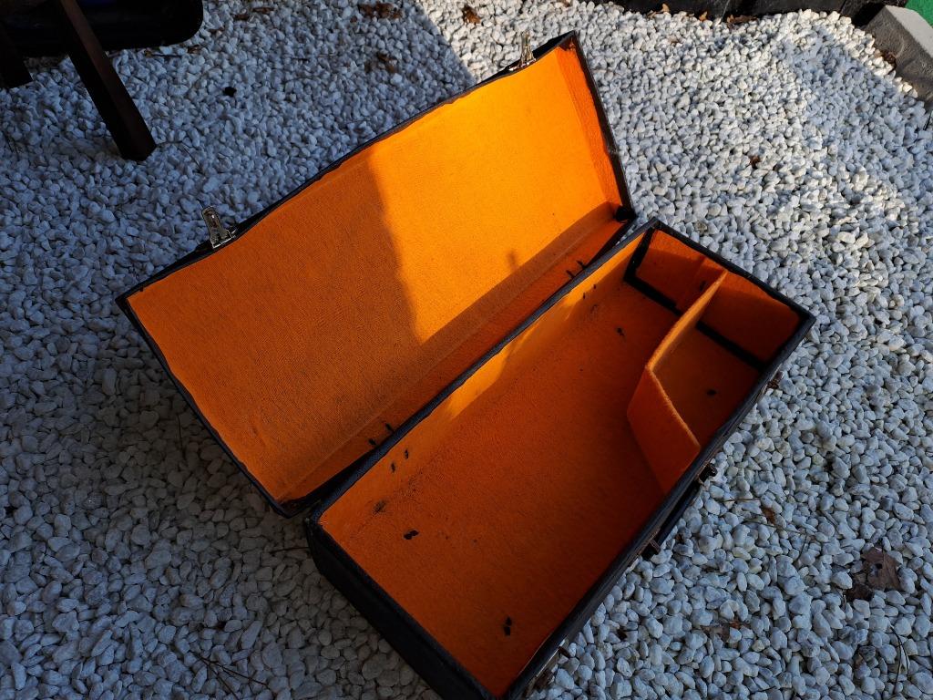 Oude Opbergkoffer voor Saxofoon met slotje, Ophalen of Verzenden, Gebruikt, Overige typen, Met koffer