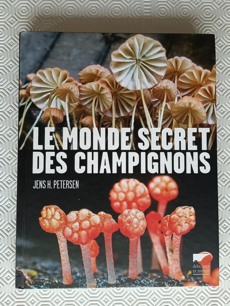 Le monde secret des champignons - Jens H. Petersen - 2015, Livres, Enlèvement, Comme neuf, Autres sujets/thèmes, Jens H. Petersen