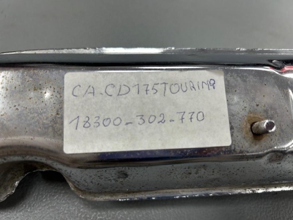 UItlaat 18300-302-770 Honda CD175 Rechts Nieuw, Motoren, Ophalen, Honda, Honda, Nieuw