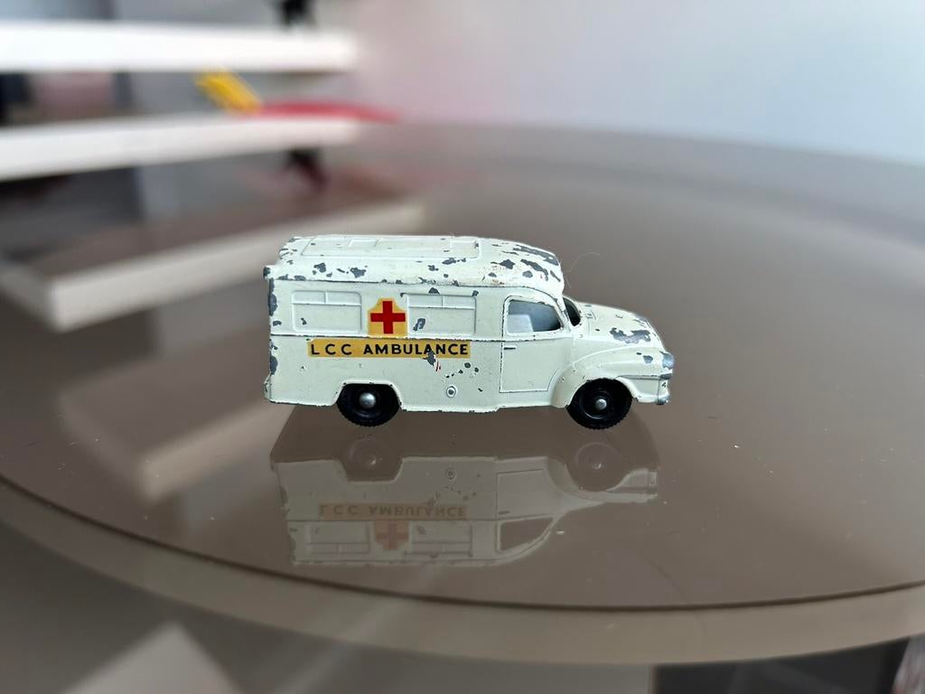 Matchbox Lesney Bedford Lomas Ambulance nr 14-C 1962, Ophalen of Verzenden