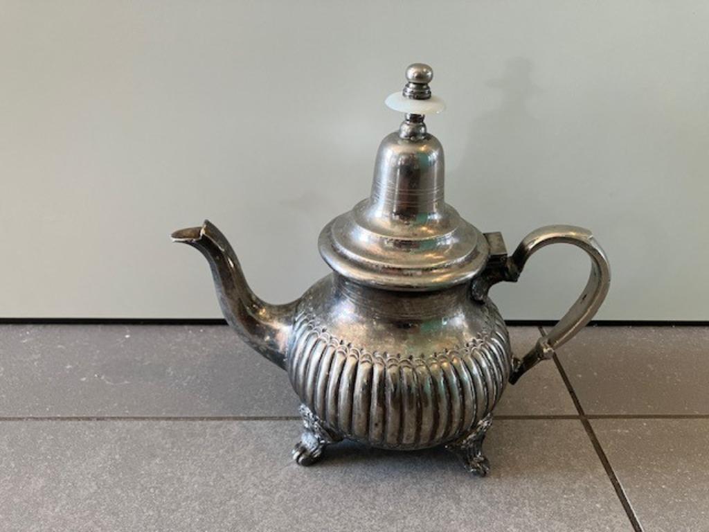Marokaanse theepot, Ophalen