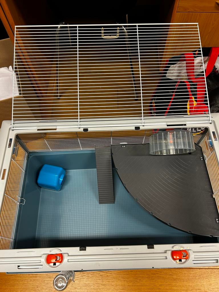 Zeer mooi knaagdier hok, Zo goed als nieuw, Hamster, Hok, 75 tot 110 cm