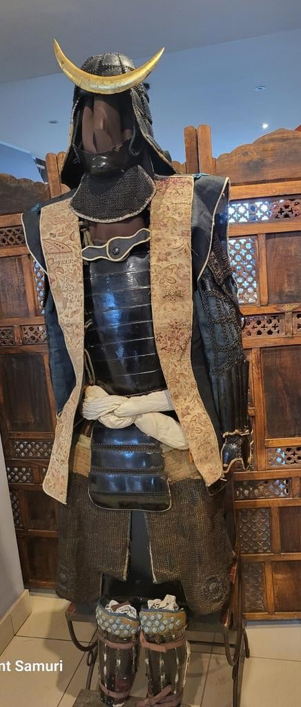 Armure Yoroi Momoyama de 450 ans & Jinbaori, Enlèvement ou Envoi, Autres, Épée ou sabre