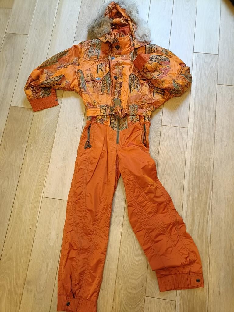 Combinaison de ski femme., Enlèvement