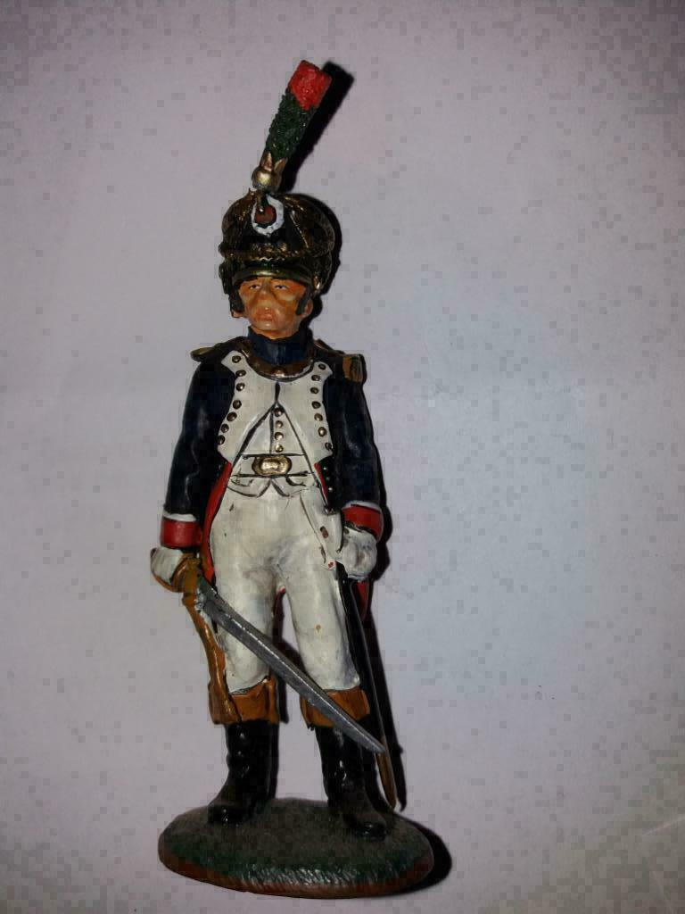 SOLDAT DE PLOMB: OFFICIER TIRAILLEUR 1810 + fascicule, Enlèvement