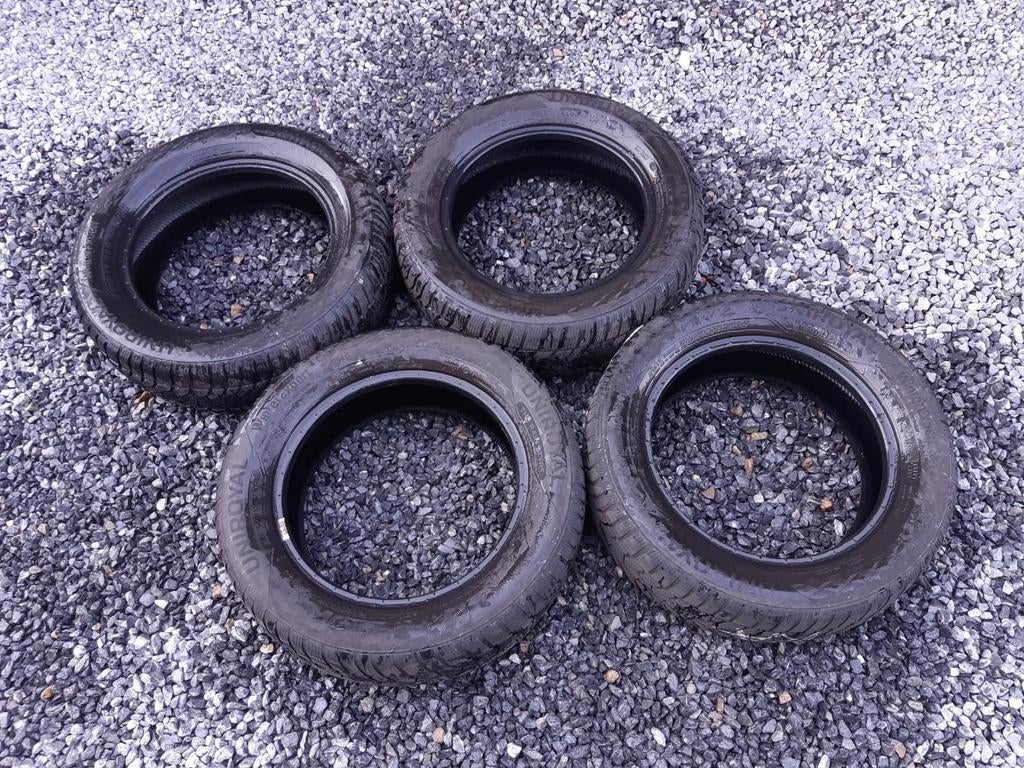 Winterbanden, Uniroyal winterexpert. 205/60 R16 96H XL M+S, Auto-onderdelen, Banden en Velgen, Ophalen of Verzenden, Gebruikt