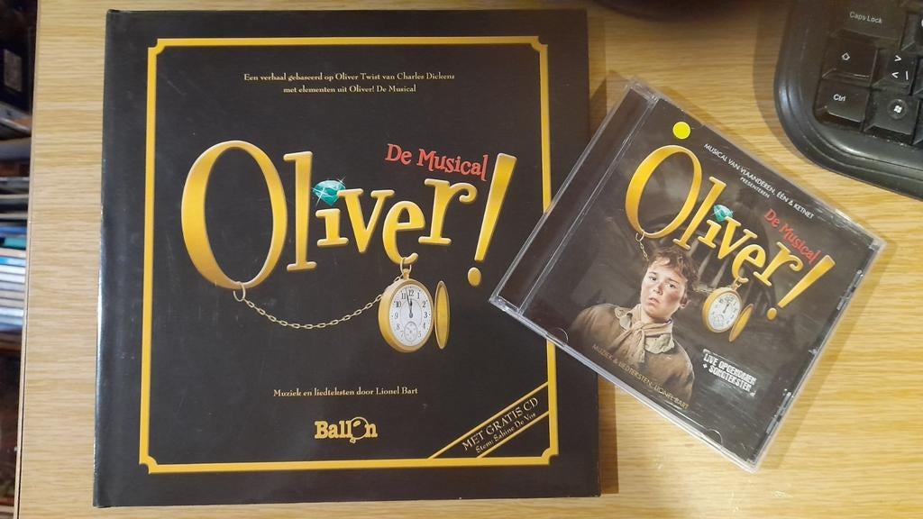 Luisterboek Oliver! Sabine de vos + soundtrack musical, Boeken, Luisterboeken, Kind, Cd, Ophalen of Verzenden, Charles dickens