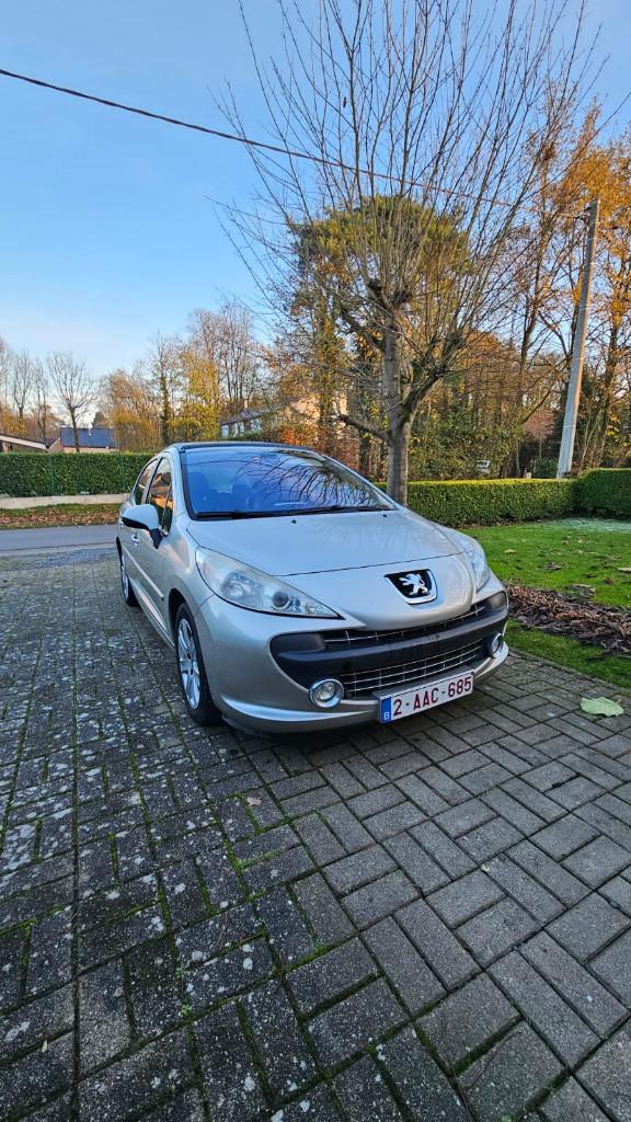 peugeot 207 1.6 16vti, Cuir, Argent ou Gris, Capteur de lumière, Noir
