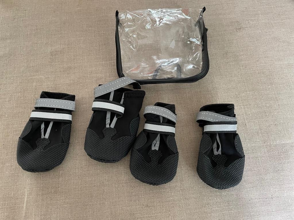 Chaussons pour chien, protection contre sol brûlant, et gel, Ophalen, Zo goed als nieuw