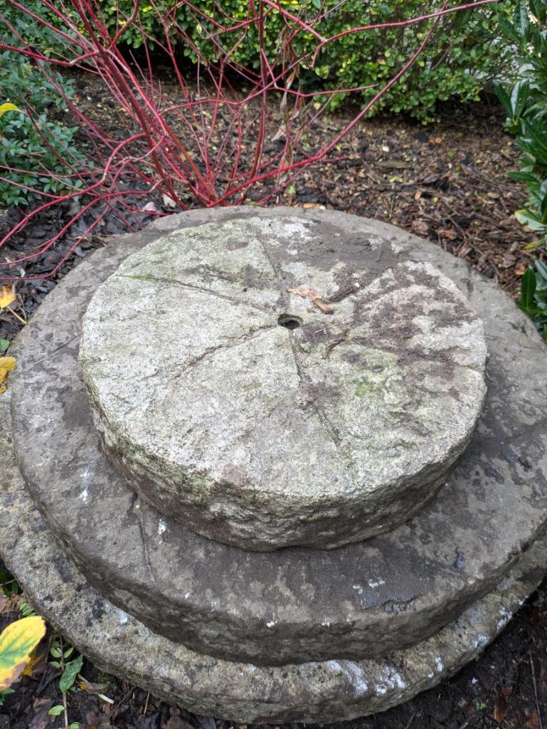 Molensteen 50cm, Tuin en Terras, Ophalen, Gebruikt, Graniet, Waterornament