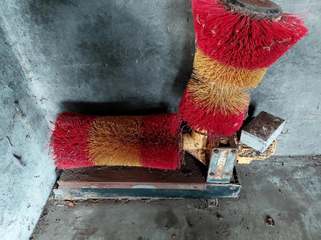 Koeborstel krazzmaxx, Zakelijke goederen, Landbouw | Werktuigen, Ophalen, Veehouderij