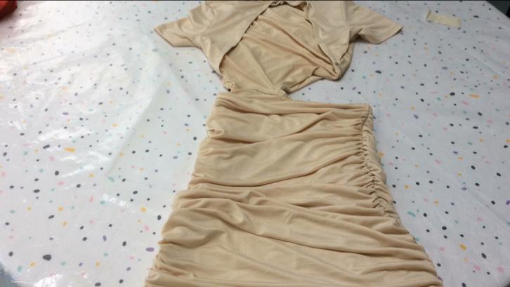 HEEL speciale, beige jurk met blote rug. Laatste prijs: 12€., Beige, Nieuw, Cocktailjurk, Ophalen of Verzenden