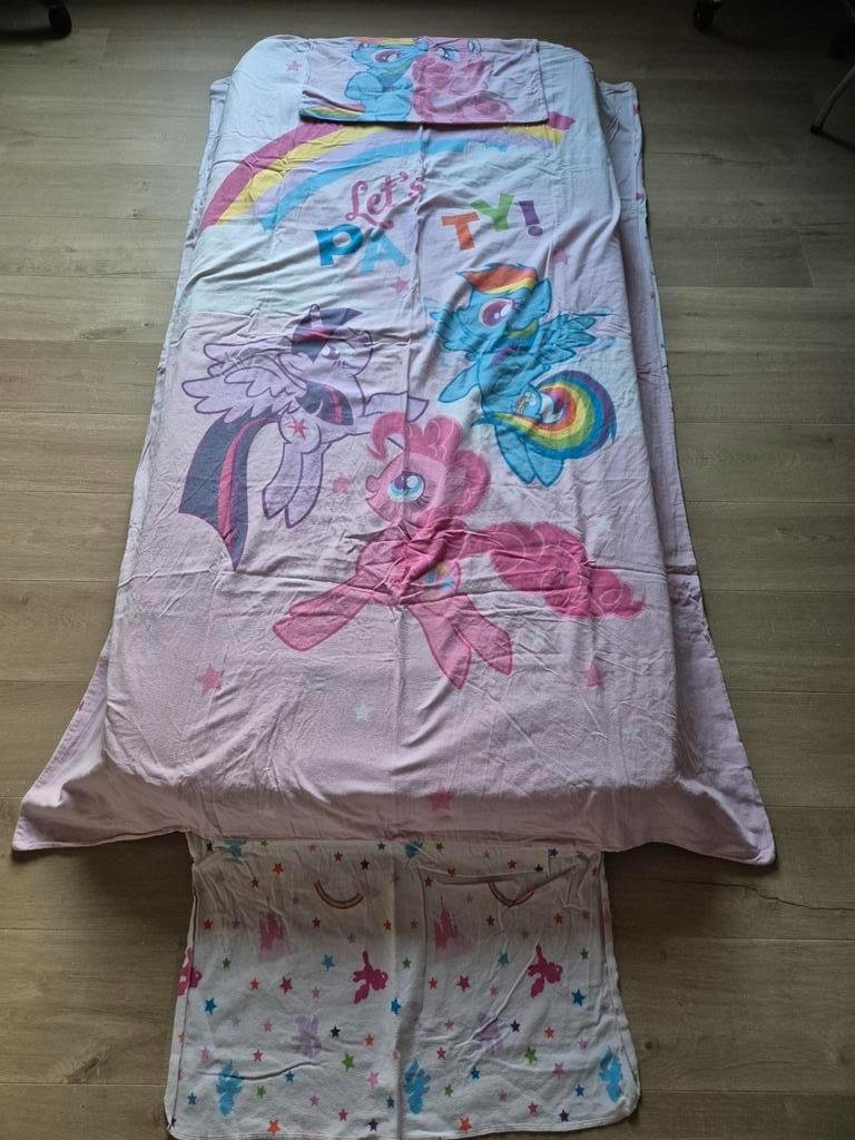 Dekbedovertrek 90x200 (Unicorns), Kinderen en Baby's, Kinderkamer | Beddengoed, Ophalen of Verzenden, Zo goed als nieuw, Dekbedovertrek