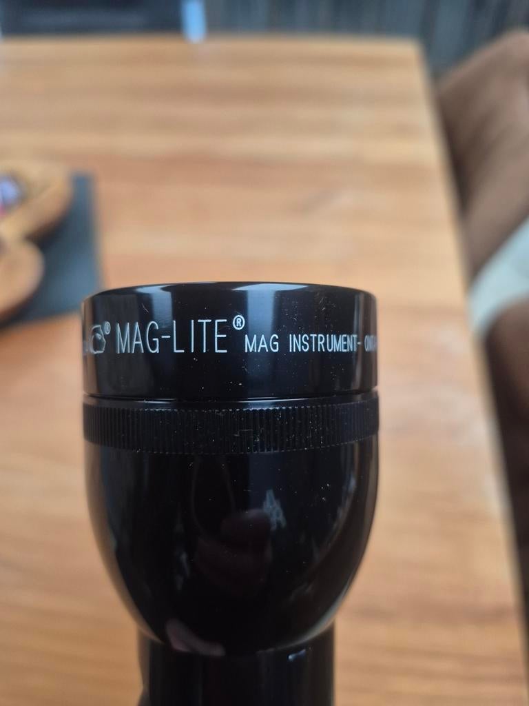 Lampe Mag-Lite 31cm ( état neuf), Enlèvement